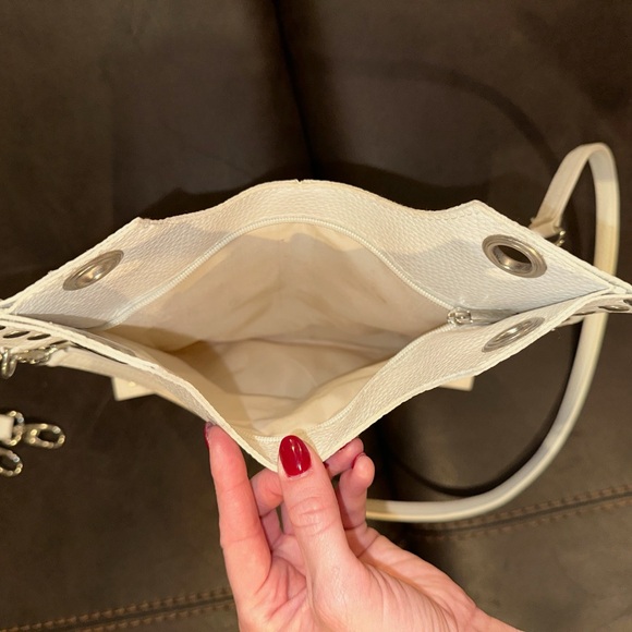 D&G White Studded Crossbody Bag - Picture 4 of 5